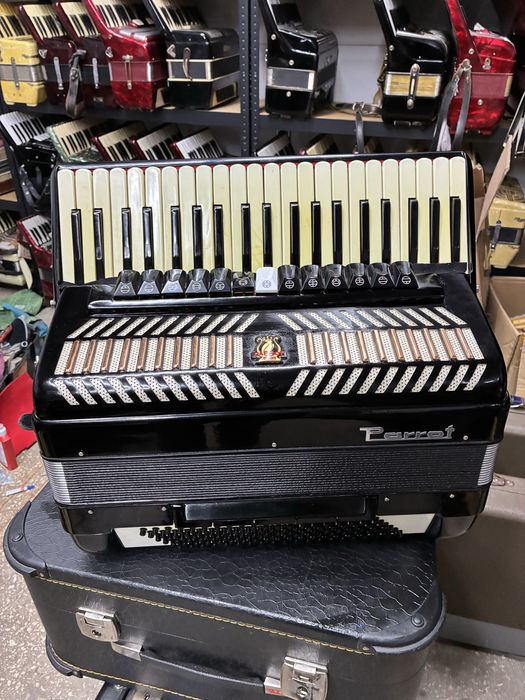 Acordeon Parrot/Scandalli cu 120 de basi