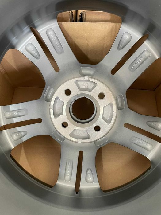 Jante R17 Renault Twingo RS noi originale Renault 3 bucati disponibile