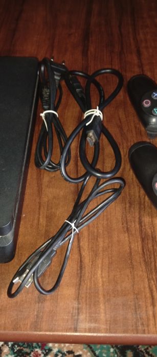 Pleyststiyon  4  slim