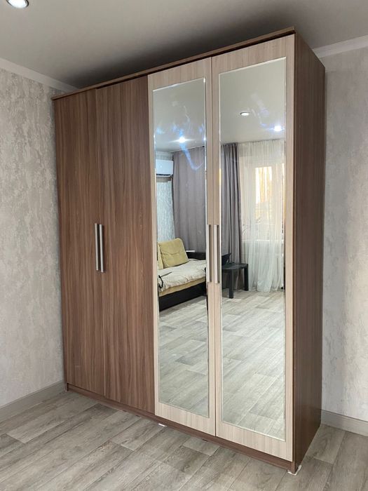 Продам вместительный  шкаф