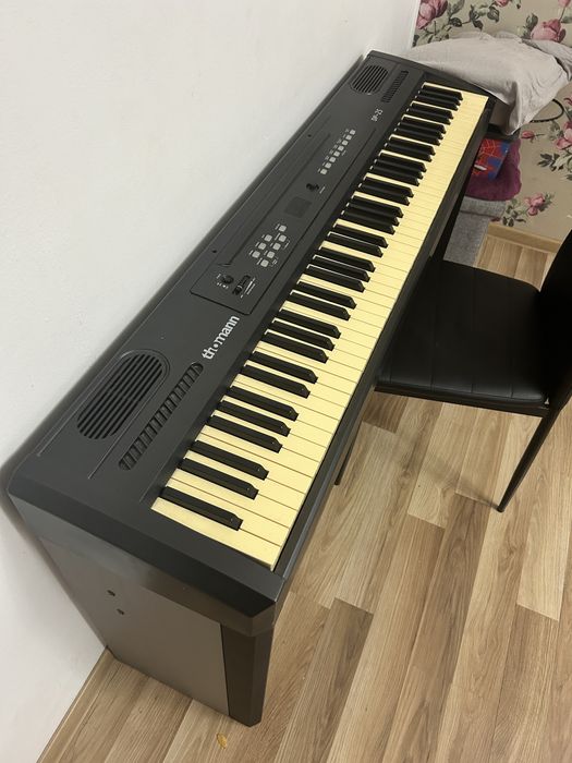 Pian Thomann DP-25