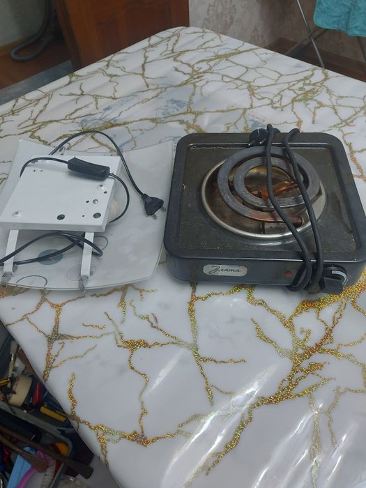 Плитка  және бра  сатылады