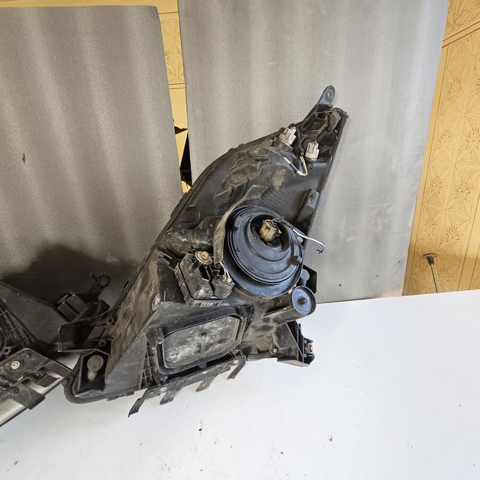 Оригинални фарове за Тойота  Toyota Prius