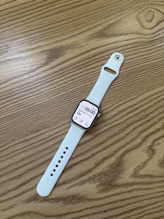 Продается Apple Watch 8