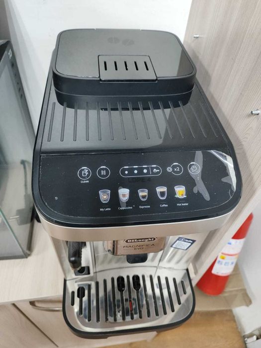 Кофемашина De'Longhi Magnifica Evo