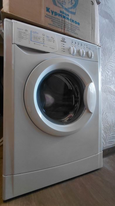 Стиральная машинка автомат Indesit 38.000