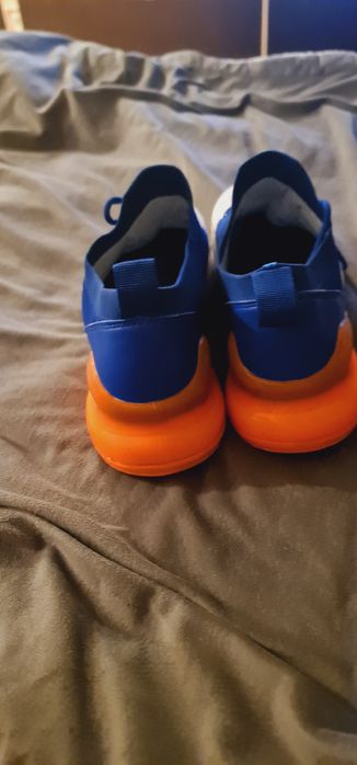 Adidasi unisex foarte usori