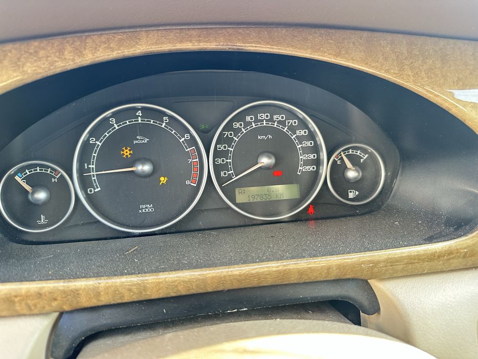 Ягуар Jaguar Х тайп на части 2.5 бензин 4х4