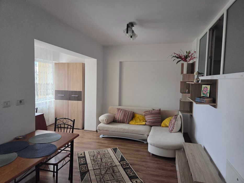 Inchiriez apartament
