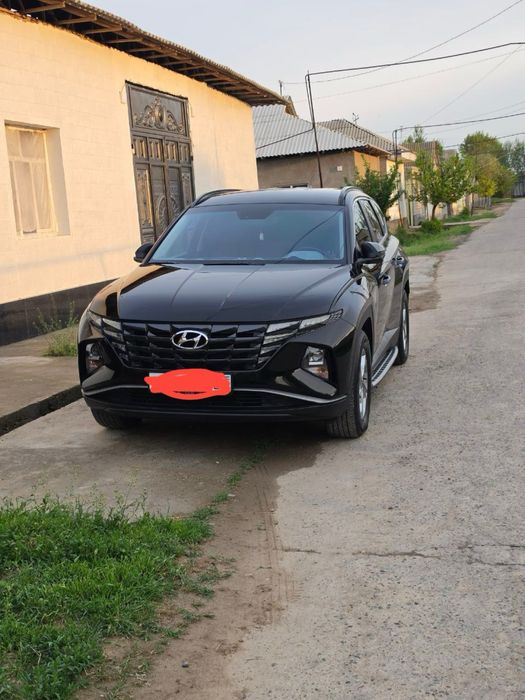 Hyundai tucson qora rang