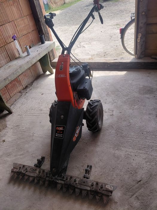 Vand Moto cosă pentru iarba