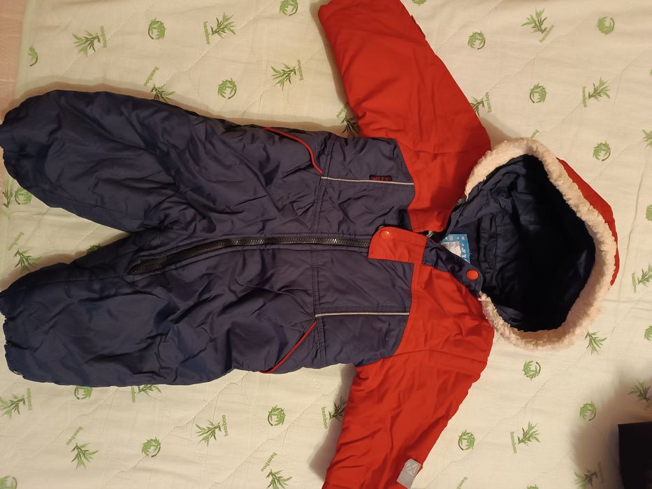 Продам зимний комбинезон на мальчика