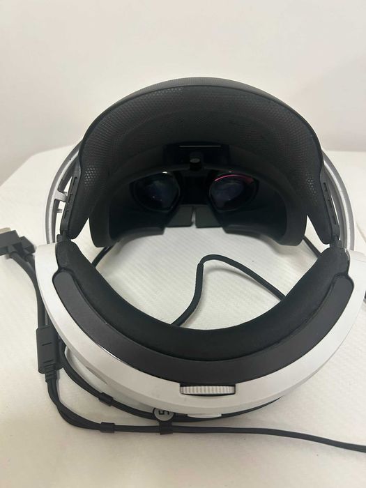 PlayStation 4 VR с Move контроллери