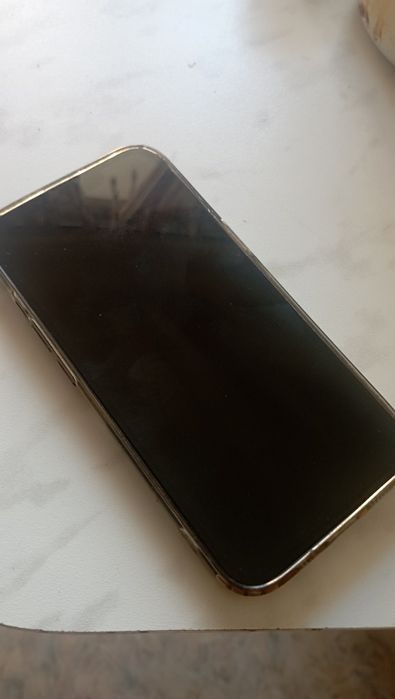 продам айфон 13 100%