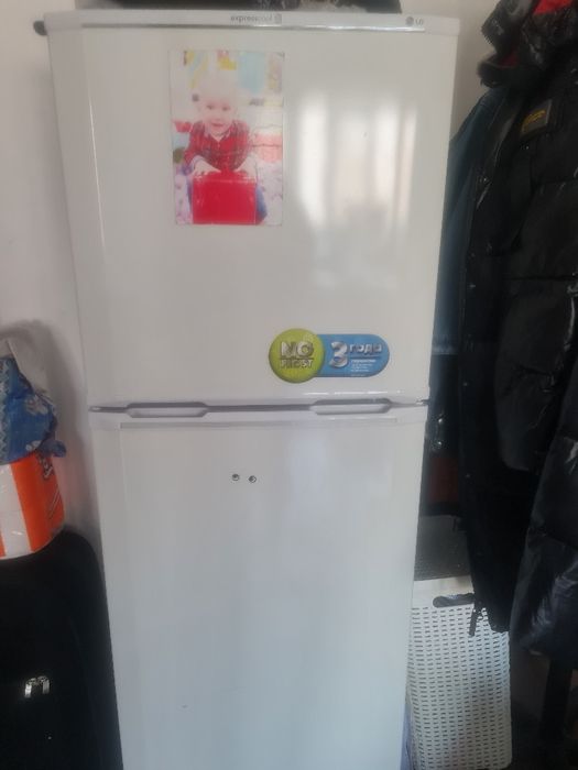 Холодильник LG  почти новый