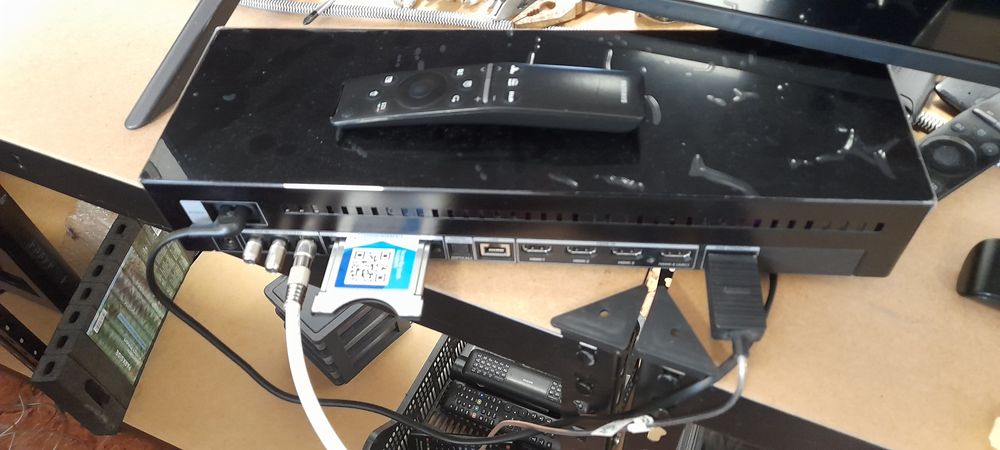 Samsung QLED 189 cm 75 Inch 4K UHD Smart TV