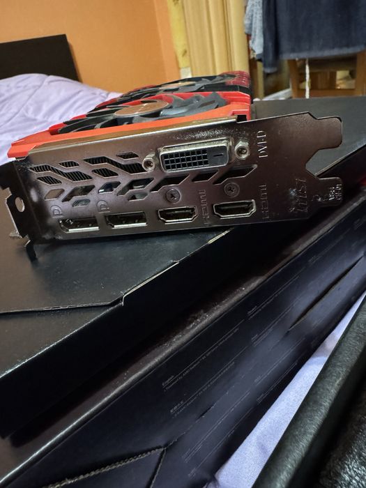 Продавам AMD Radeon RX570 4 gb