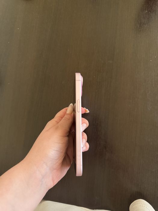 iPhone 15 розов/128gb