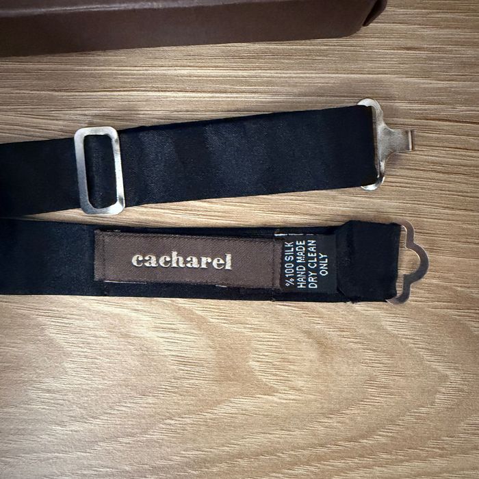 Papion negru de mătase, Cacharel, aproape nou