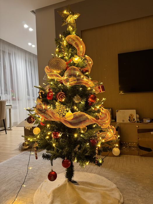 Продам новую елку 1.5 метра