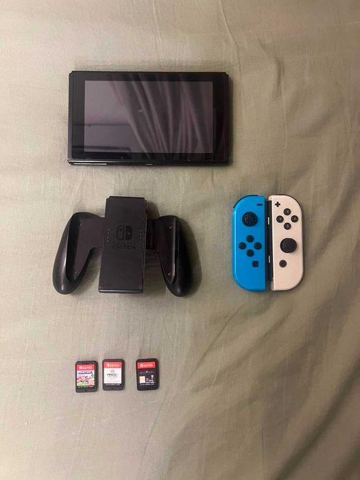 Nintendo Switch Console