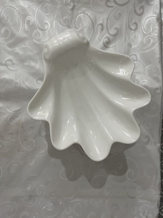 Продам подтарельник и кольцо сервировочное