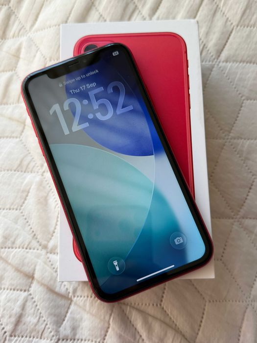 Продавам Iphone 11 Red, 256gb