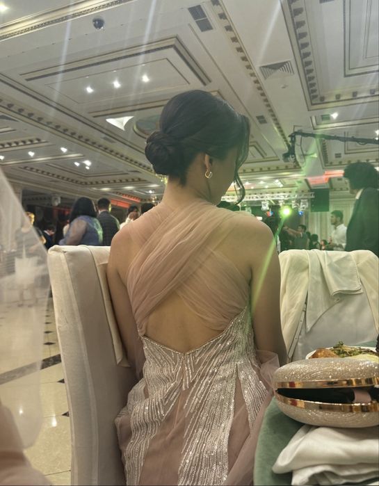 Шикарное новое платье