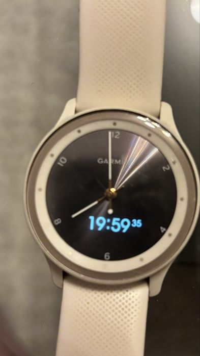 Часовник Garmin vivomove