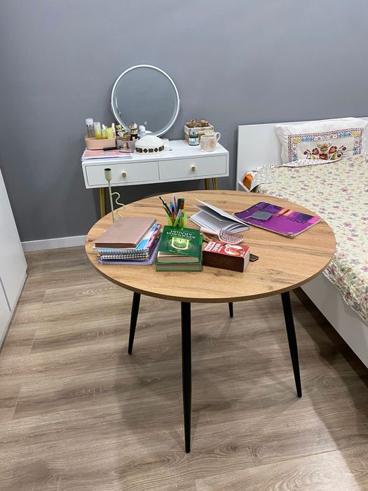 Круглый кухонный стол