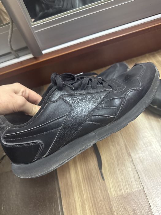 Продам 2 пары обуви за 4000 тг