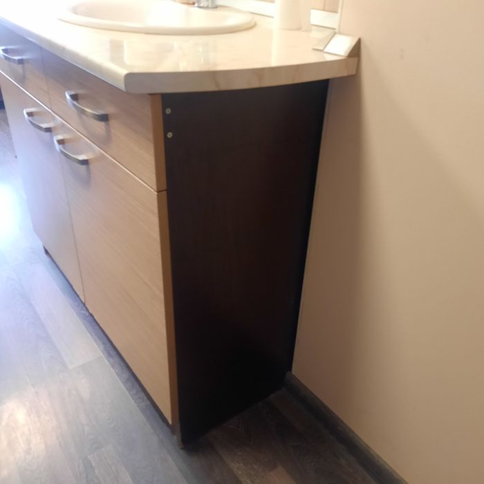 Дървен шкаф-горна и долна част+етажерка