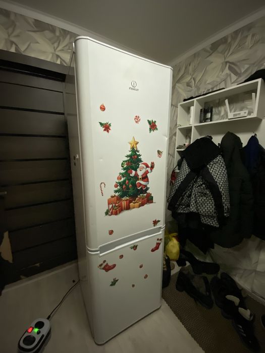 Продам холодильник
