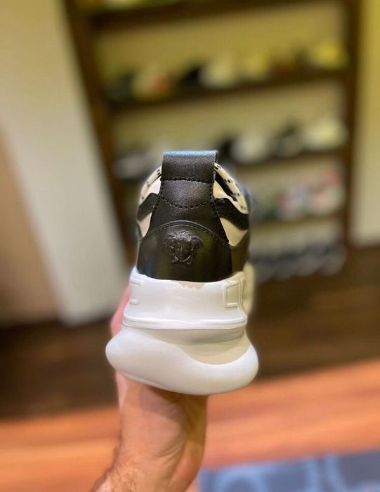 Versace universali ediție limitată