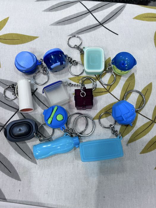 Продам брелки Tupperware