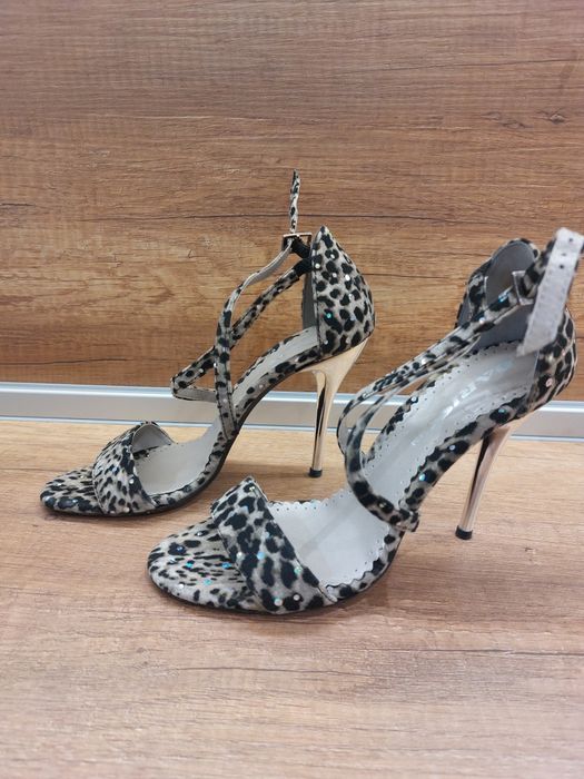 Официални обувки