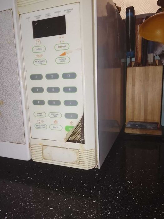 Продам срочно микроволновку рабочая