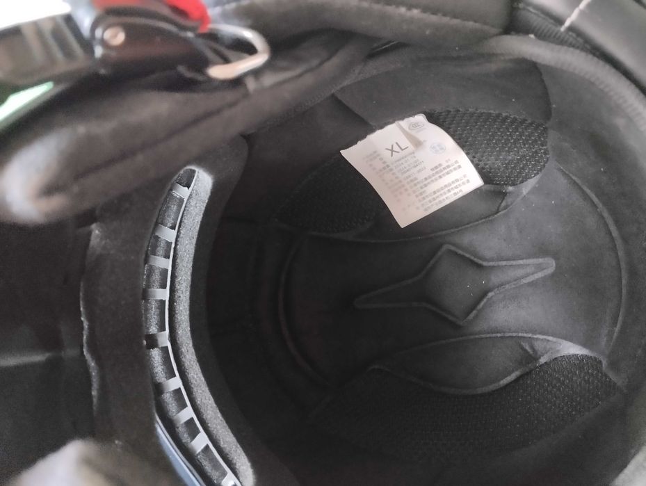 Мото аксесоари - каска, якета, протеkтори, стъпенки.