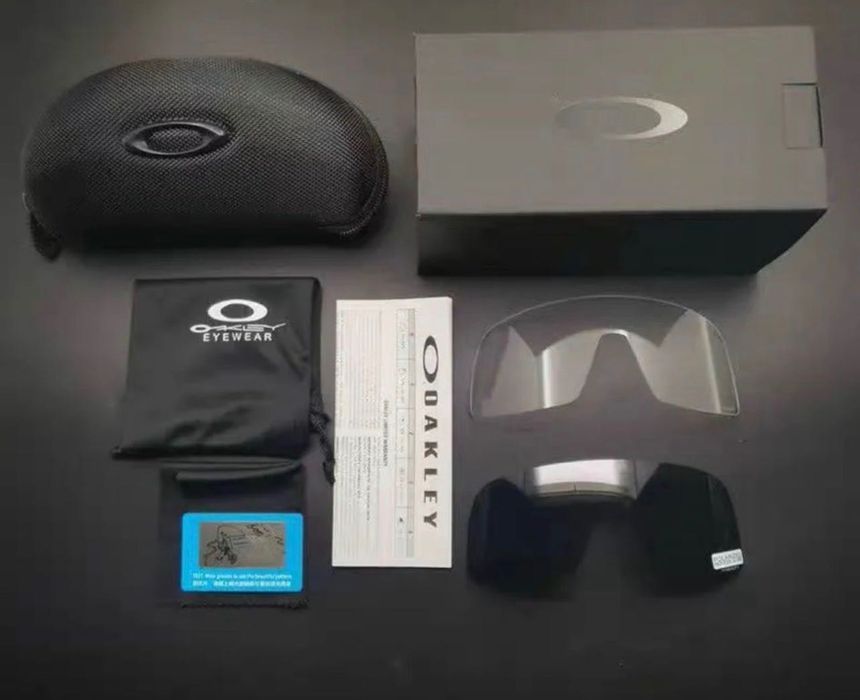 Oakley Sutro Lite