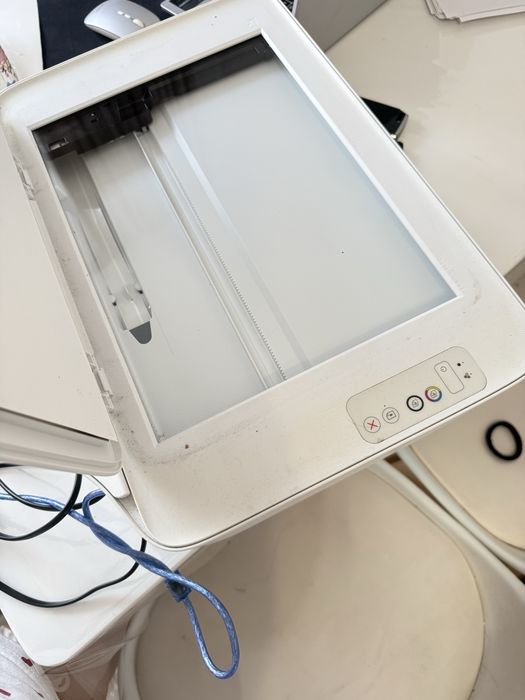 Продам принтер за 10000 тг МФУ HP DeskJet 2320