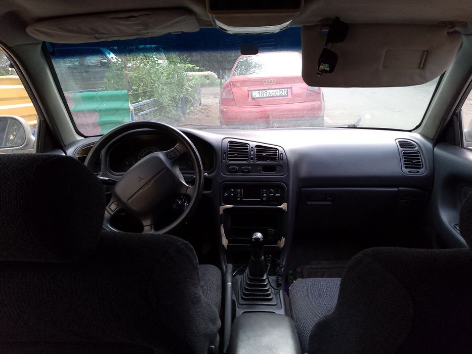 Mitsubishi Galant