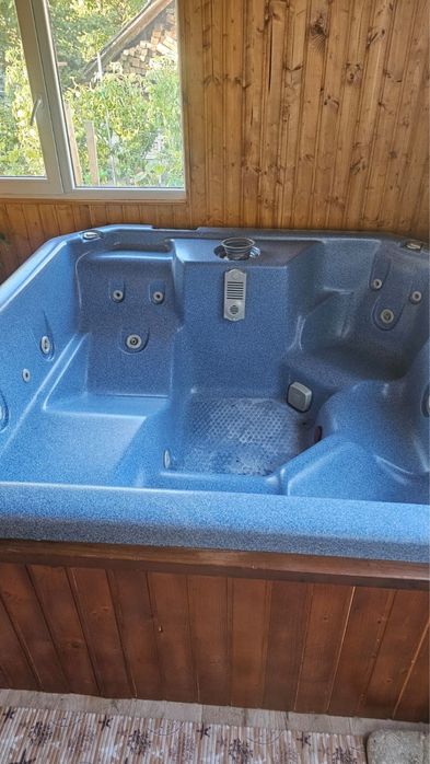 Vănd jacuzzi  in stare bună