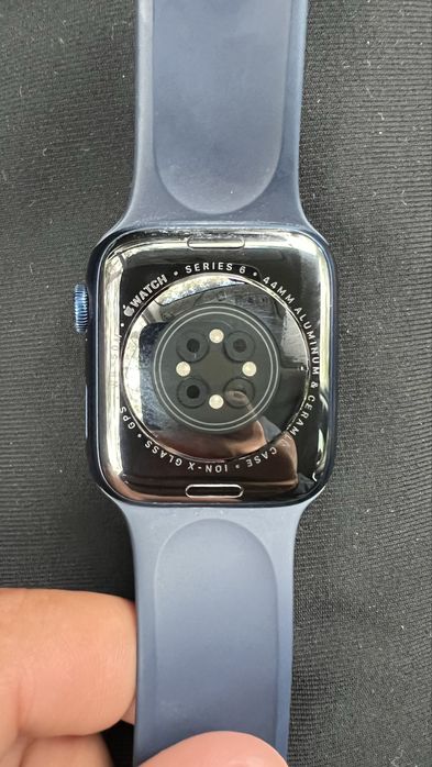 Продам apple watch 6 44mm