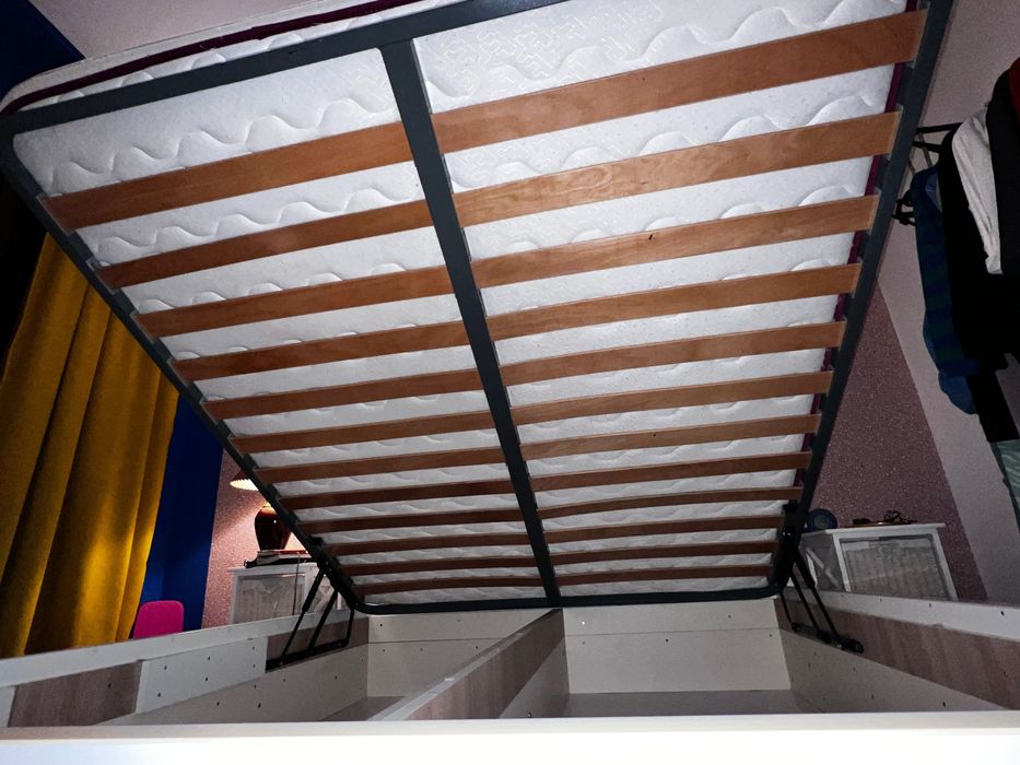 Легло с повдигащ механизъм и 2 нощни шкафчета — 180×198 см