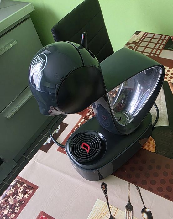 Aparat de cafea Krups Dolce Gusto cu capsule