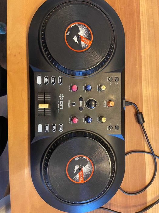DJ контролер Ion Discover DJ