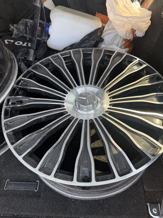 Vand jante maybach 22 in 2 latimi