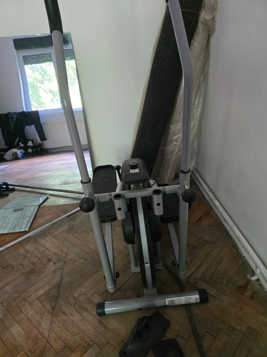 Vând bicicleta eliptica
