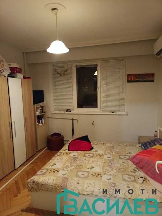 Продава се Двустаен апартамент в София, Център - 59 кв.м за 1254 €/кв.м - Снимка #2