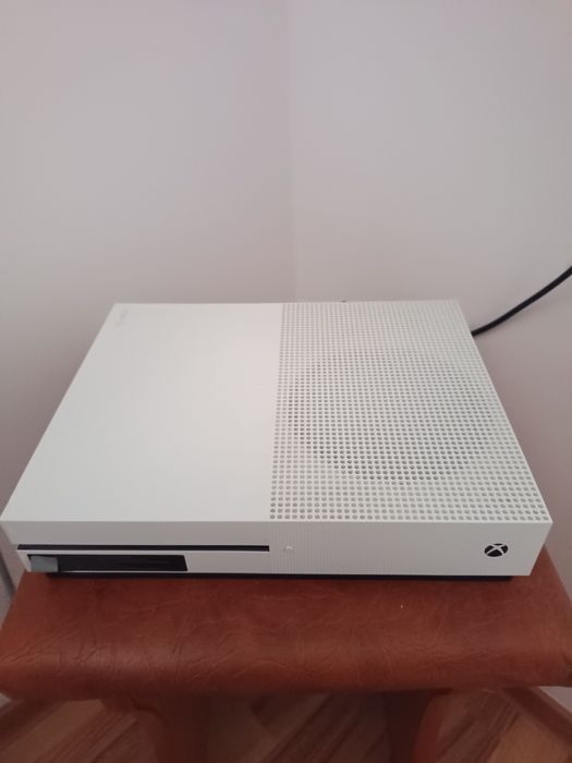 Xbox one s 1 t doua manete